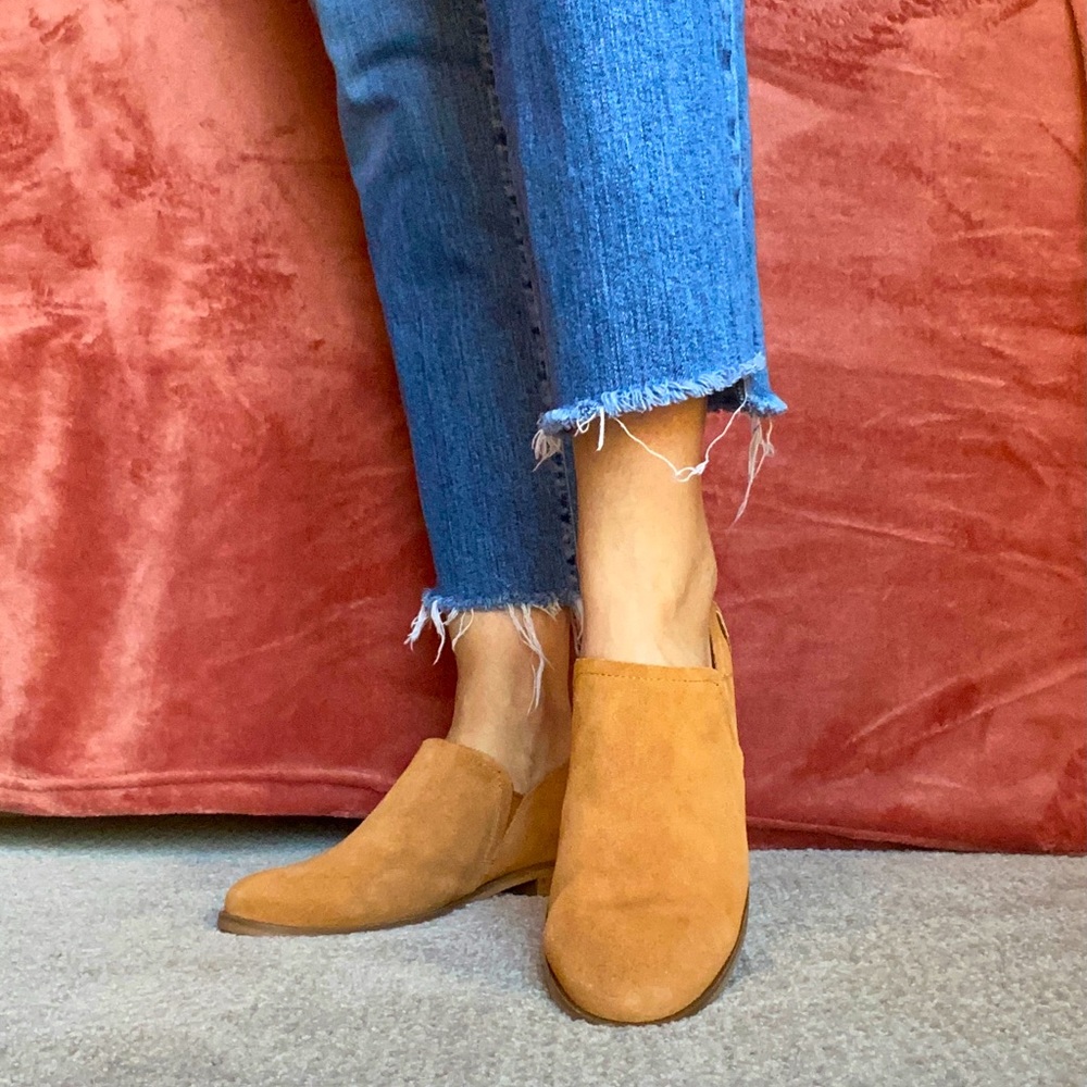 TOMS Carmel Brown Suede Shaye Low Booties